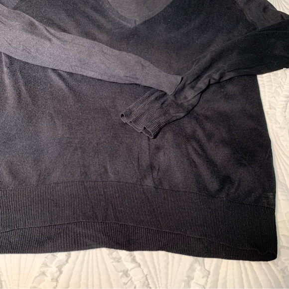 Theory | Black V-Necks Sweater | Size Small - Picture 4 of 11
